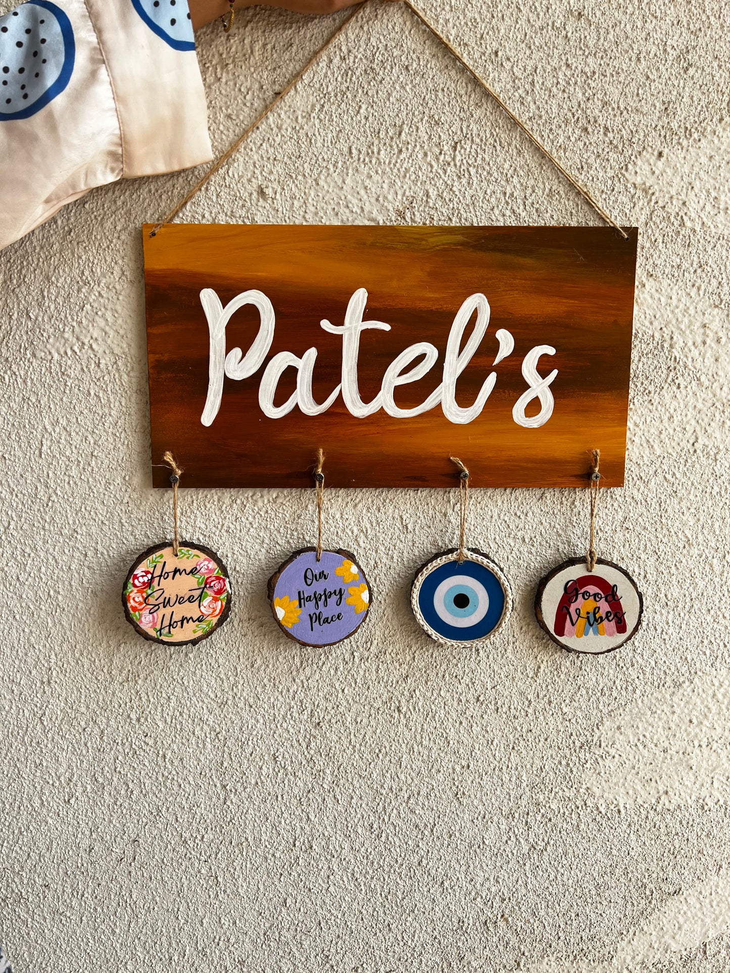 Name plate with family name and 4 hangings…