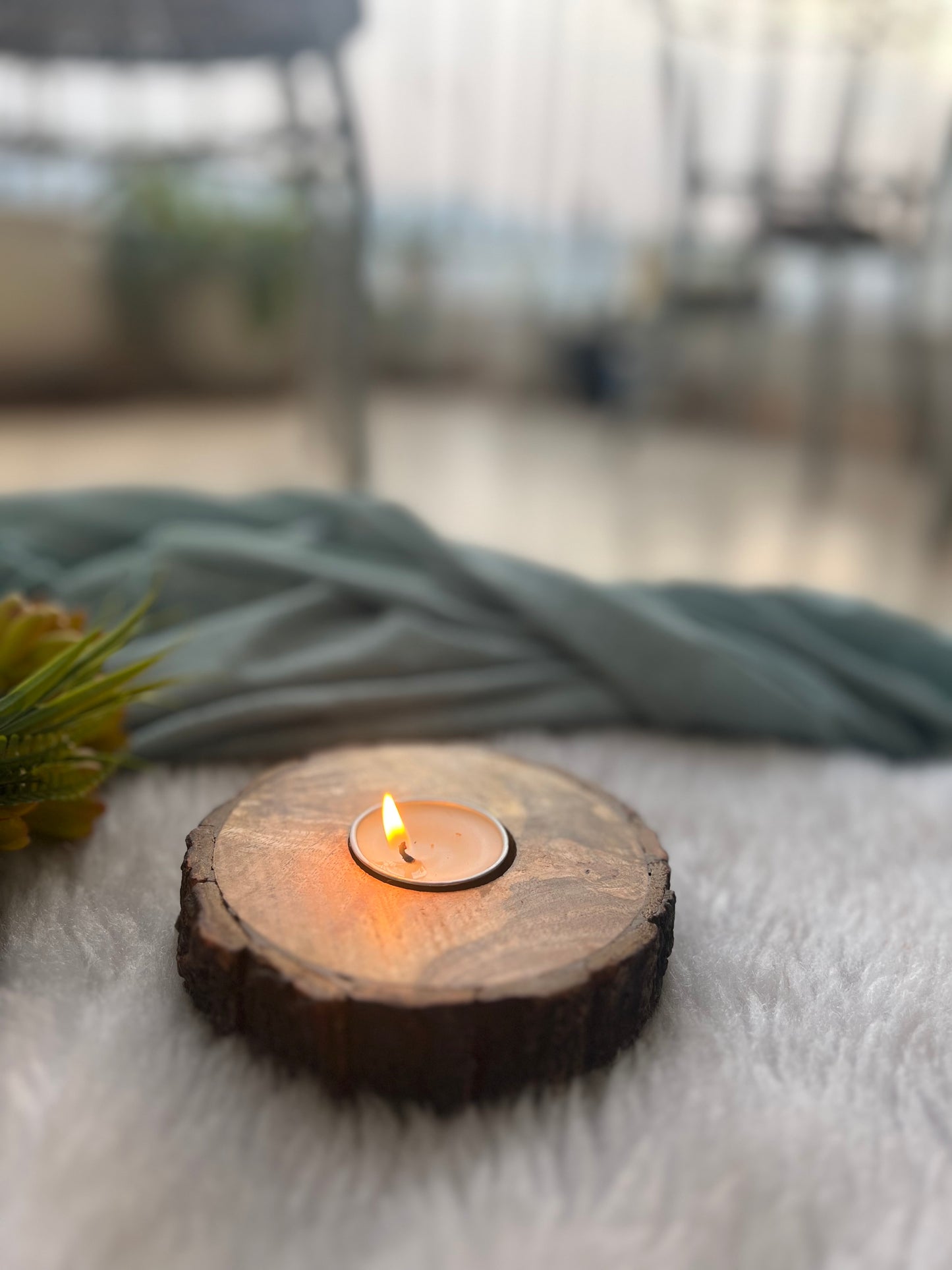 Wooden bark t- light cande