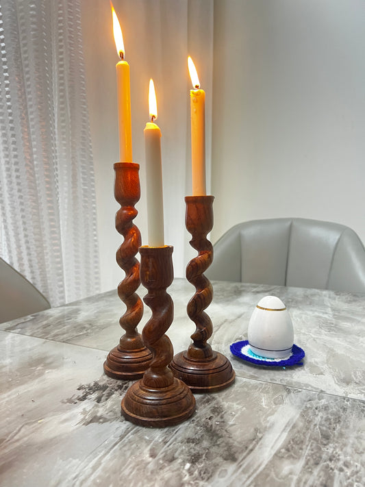 Twisted candle stand