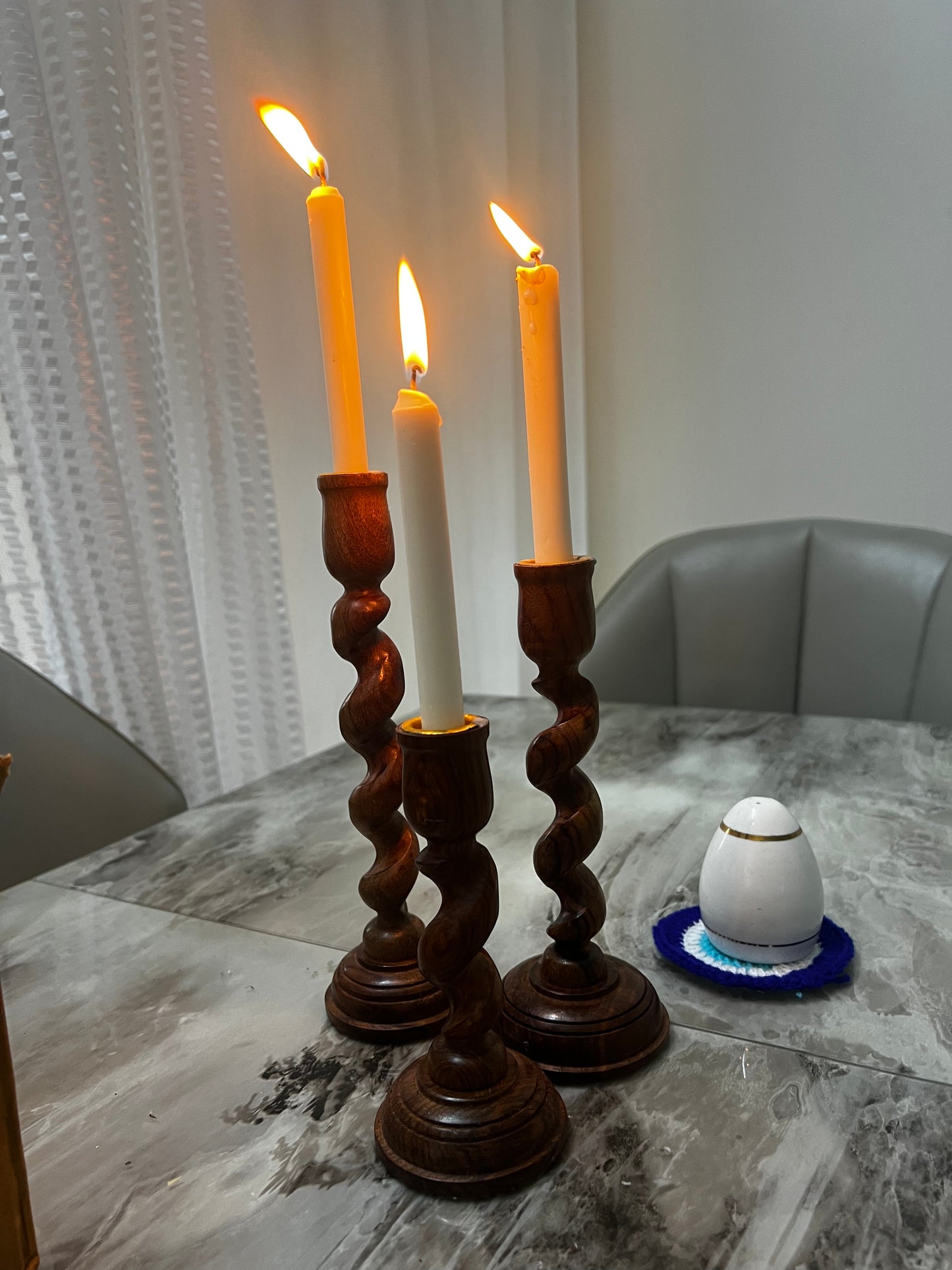 Twisted candle stand