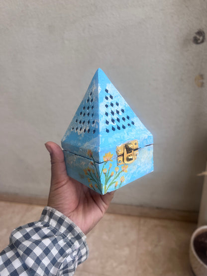 Blue with daisies Oud/bakhoor/Dhoop burner