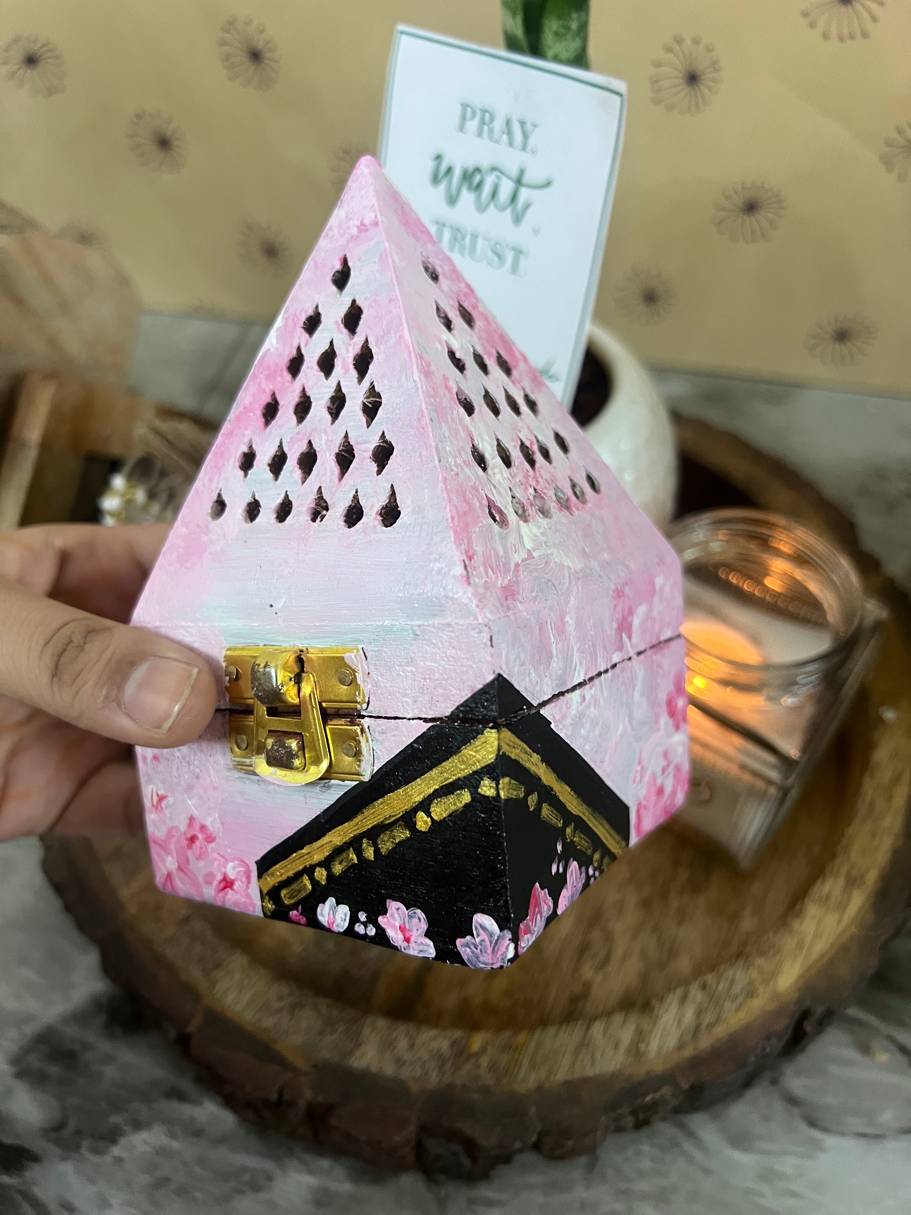 Handcrafted Kaaba-Themed Wooden Oud Burner | Custom Islamic Home Decor