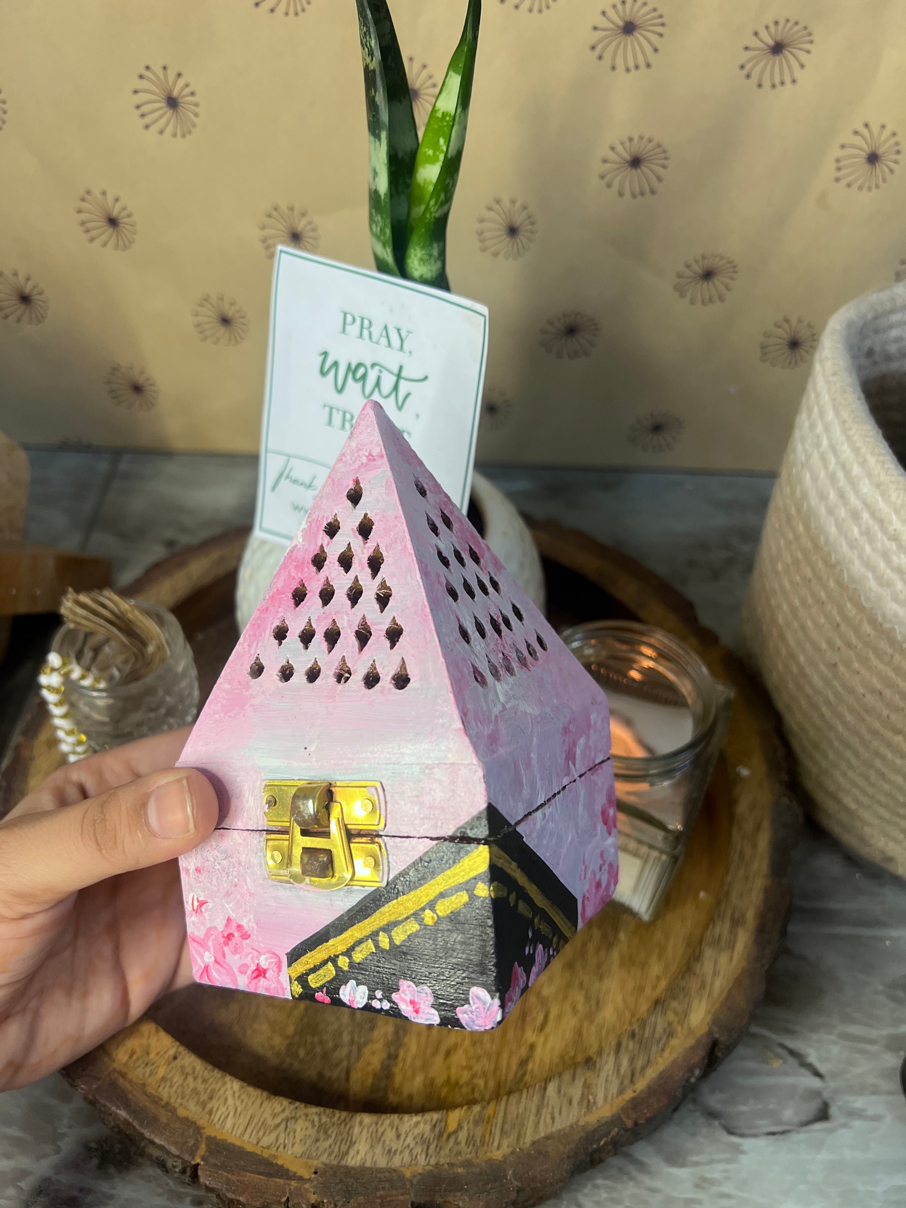 Handcrafted Kaaba-Themed Wooden Oud Burner | Custom Islamic Home Decor